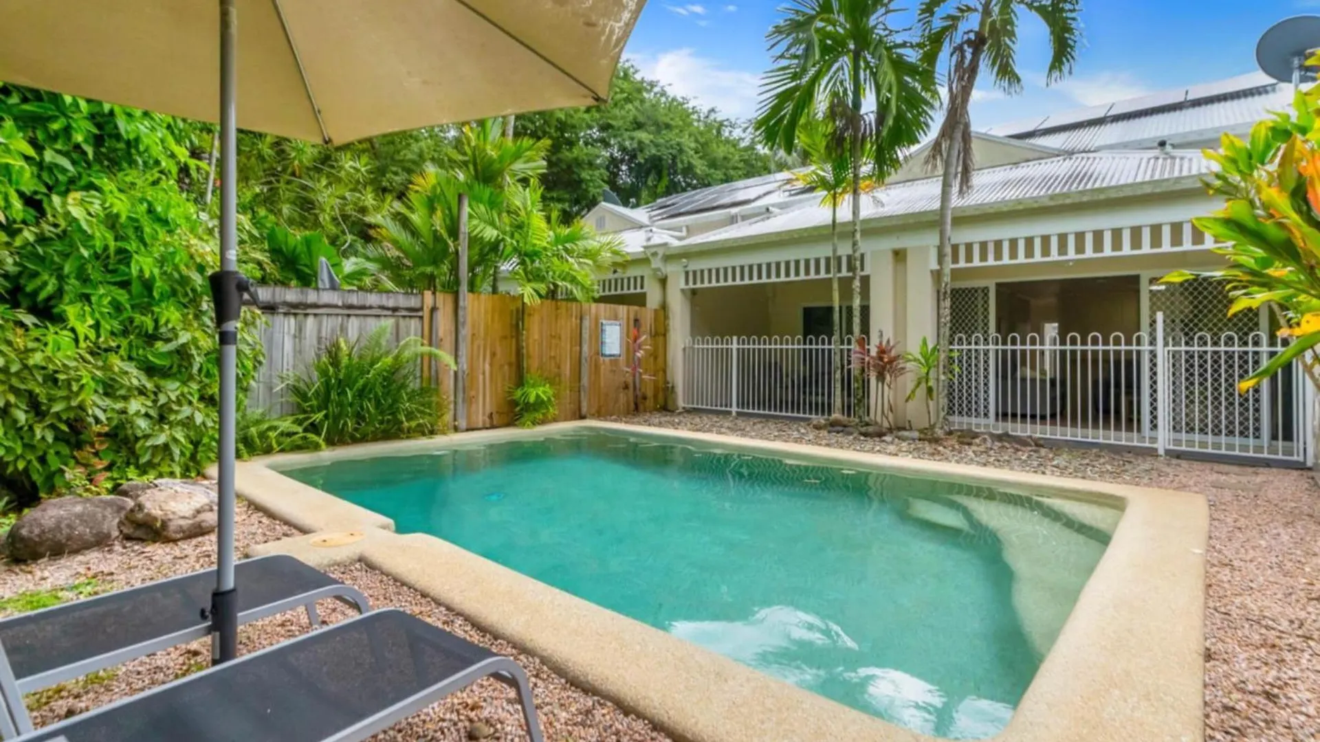 The Villas Palm Cove 4*,