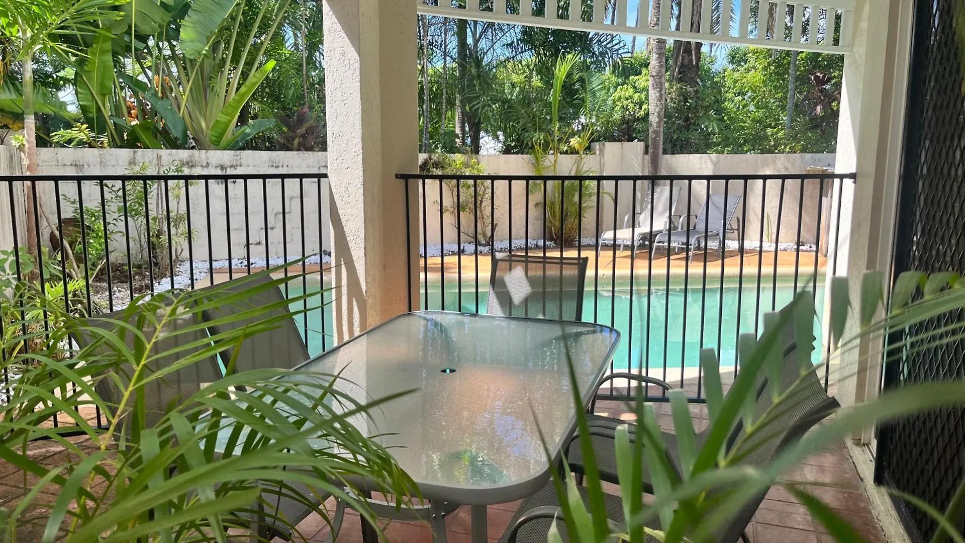 The Villas Palm Cove 4*,  Australia