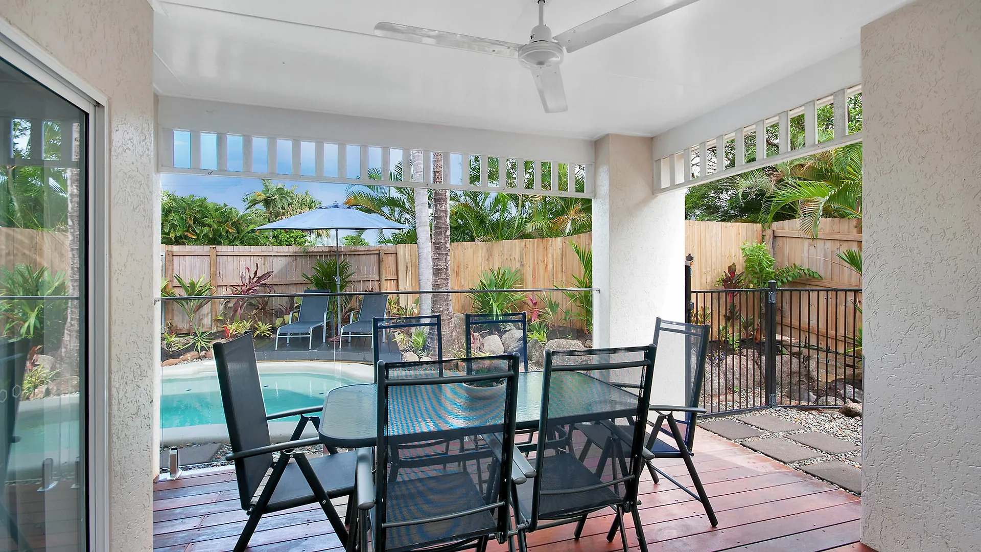 The Villas Palm Cove Resort